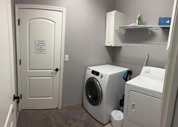 Havasu Retreat! Pool, Spa, Gym & View Lake Havasu City